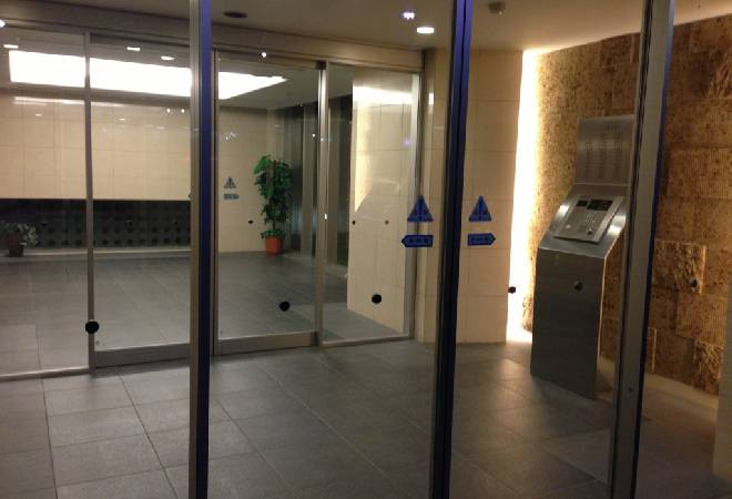 オートロックを配送業者が自由に開錠できる時代に潜む危険…|探偵活用事例