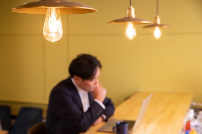 従業員から次々に上がる不安の声――信頼されていた店長に何が?|エリアマネージャーからの調査相談