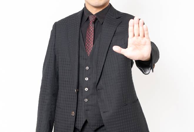 刑事に職務質問され、ボディチェックと称して執拗に触られた…|探偵利用事例